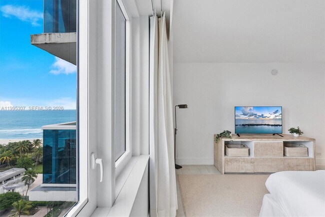 Building Photo - 102 24th St