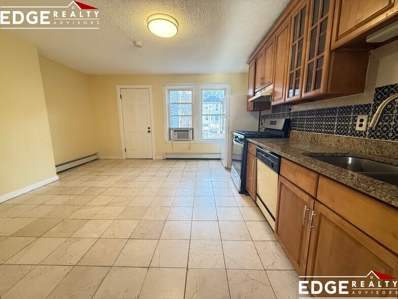 Building Photo - 7 High St Pl