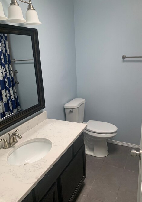 Building Photo - 5801 Lowell St NE