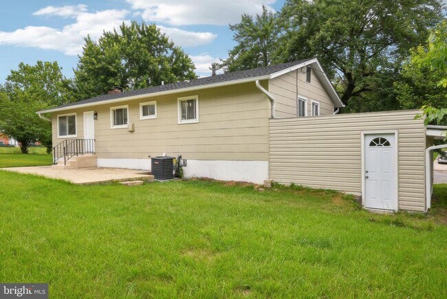 Building Photo - 1814 Ironton Dr