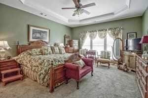Building Photo - 232 Begonia Ct