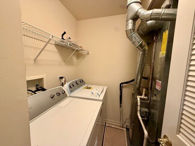 Building Photo - 3123 Ollerton Ave