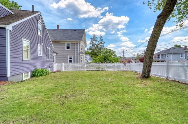 Building Photo - 3 Oak Tree Rd