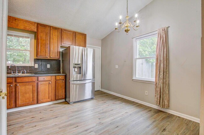 Building Photo - 5156 Scarsdale Ave