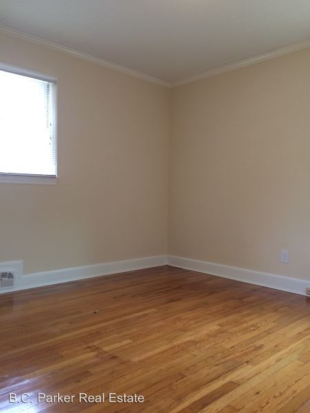 Building Photo - 214 Springwood Dr