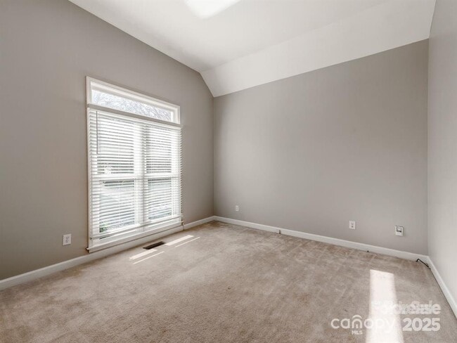 Building Photo - 5839 Painted Fern Ct