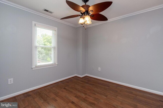 Building Photo - 1036 Hyde Park Dr