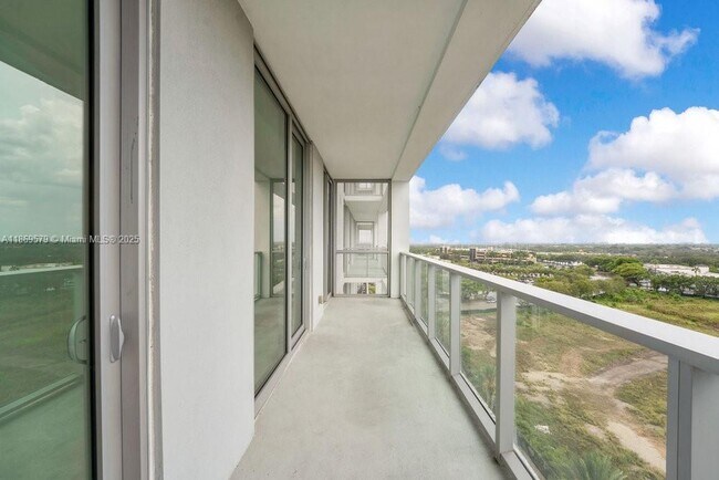 Building Photo - 2000 Metropica Wy