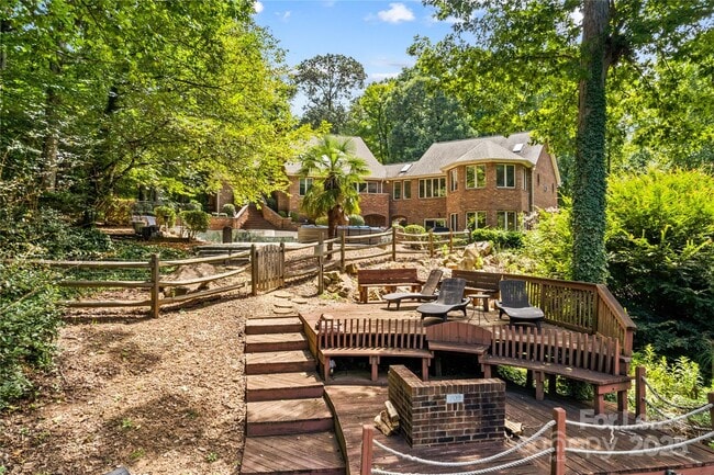 Building Photo - 709 Normandy Rd