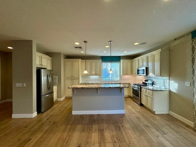 Building Photo - Beautiful Home in Lincoln! - 27 E Street