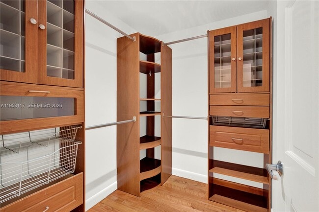 Building Photo - 527 SW 20th Rd