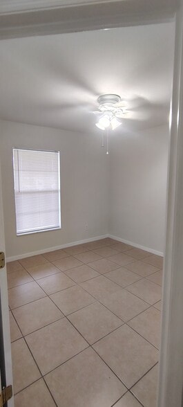 Building Photo - 1624 Kismet Pky E