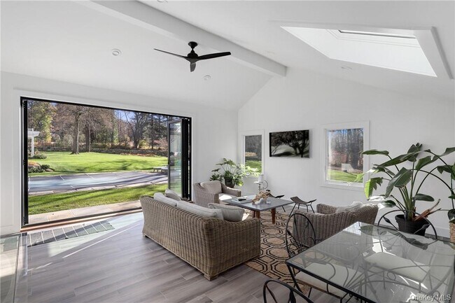 Building Photo - 77 Hook Rd