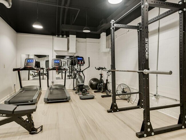 Building Photo - 710 Colorado St