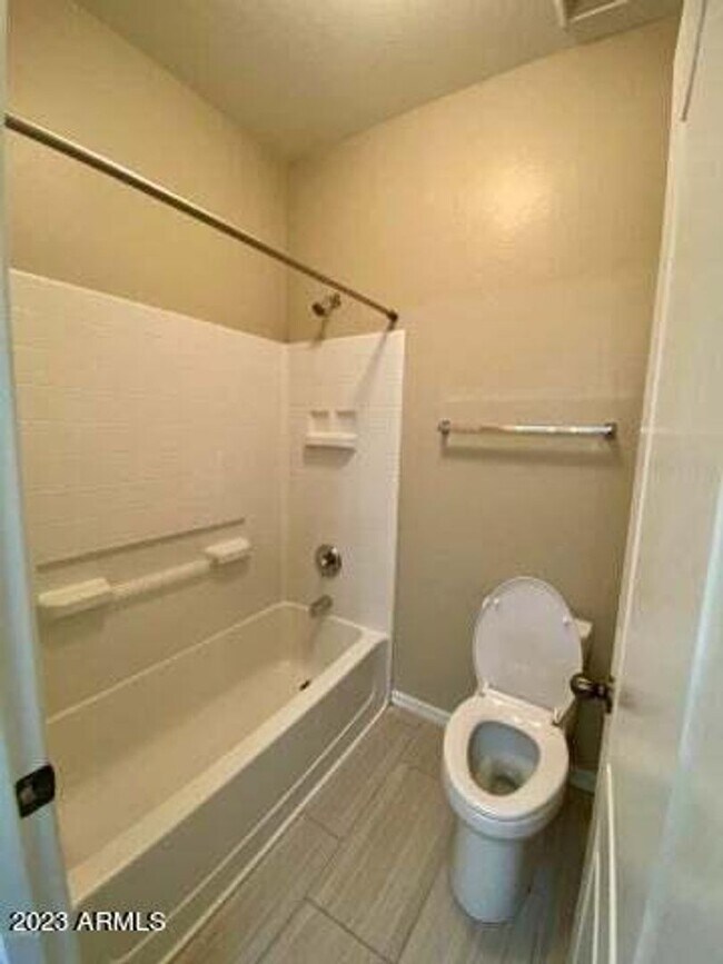 Building Photo - Single Level 4 bedroom, 2 bath home available in Skyline Ranch