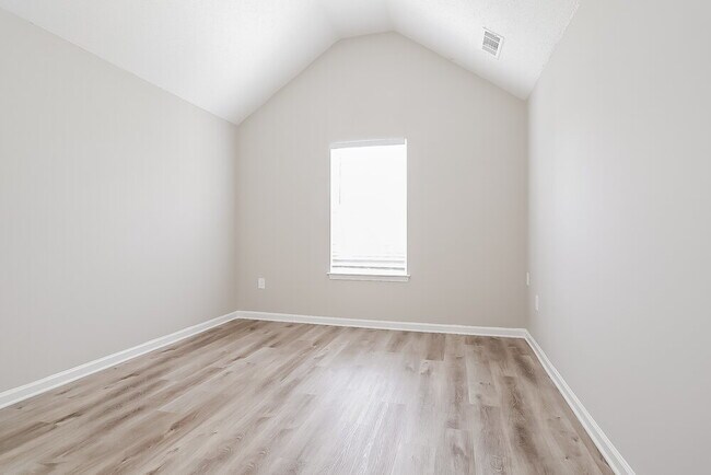 Building Photo - 65 Cinnamon Oak Cir