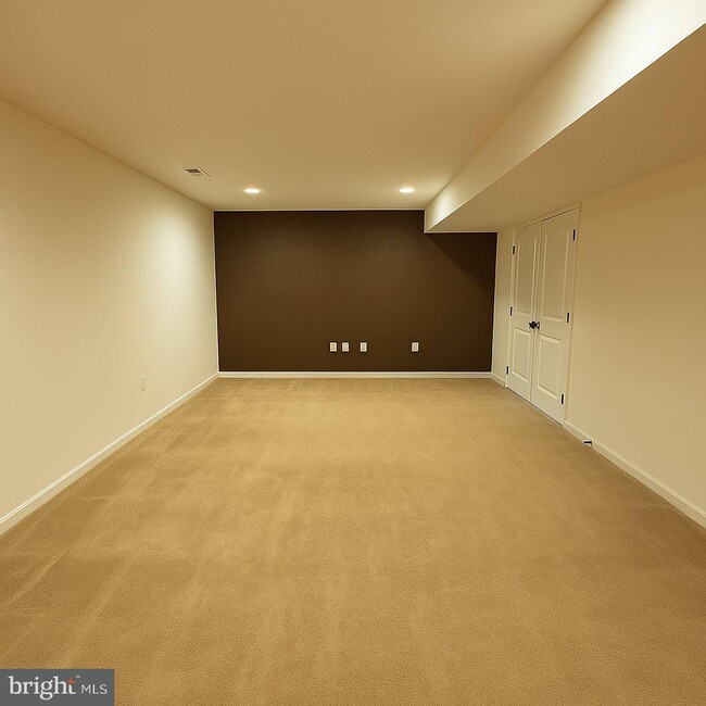 Building Photo - 9933 Box Oak Ct