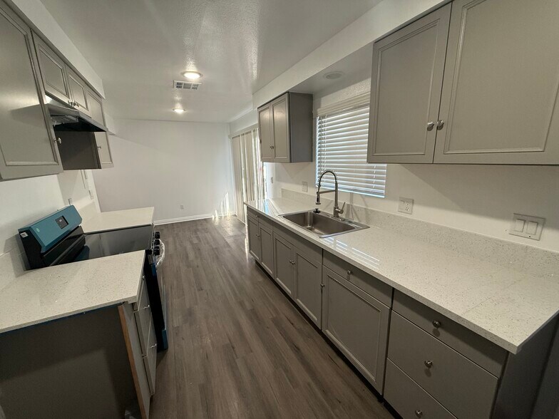 Building Photo - 41041 Alder Ave