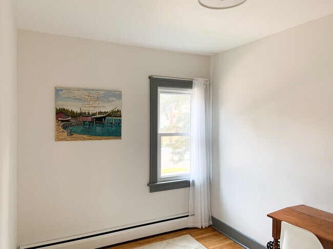 Building Photo - 316 E Magnetic St