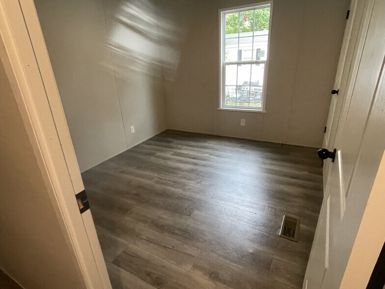 Building Photo - 47 Claremont St