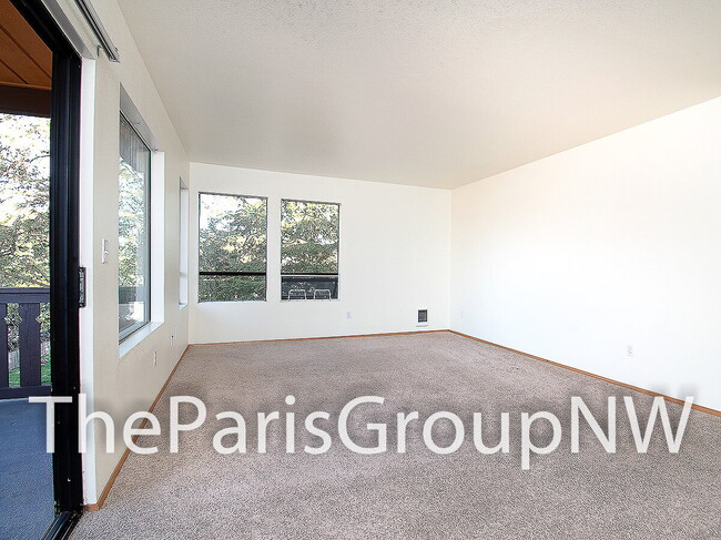 Building Photo - Big & Beautiful South Seattle 2BR/2BA