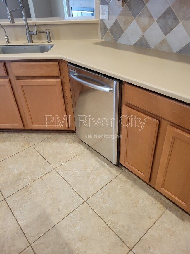 Building Photo - 14283 Big Spring St