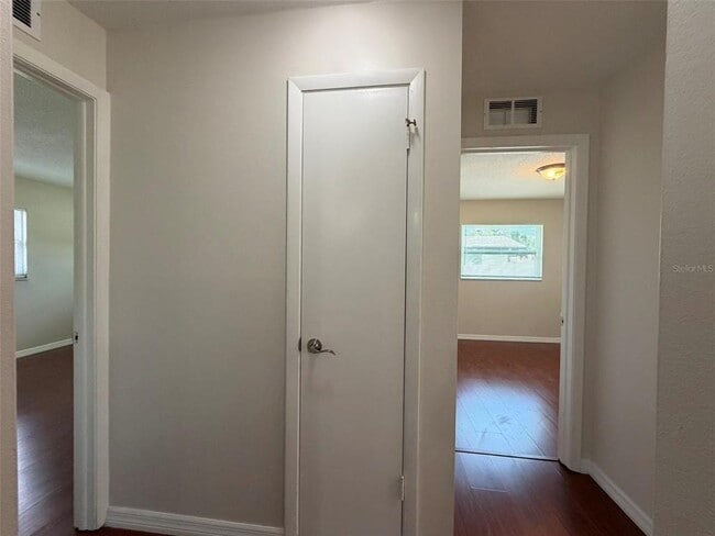 Building Photo - 4093 Drance St