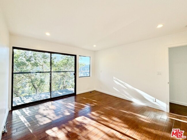 Building Photo - 2013 Cyprean Dr