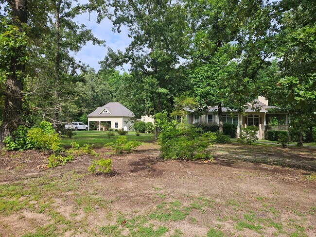 Building Photo - 1290 Tivoli Rd