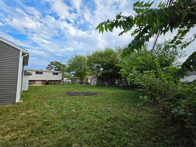 Building Photo - 9104 Oleander Ave