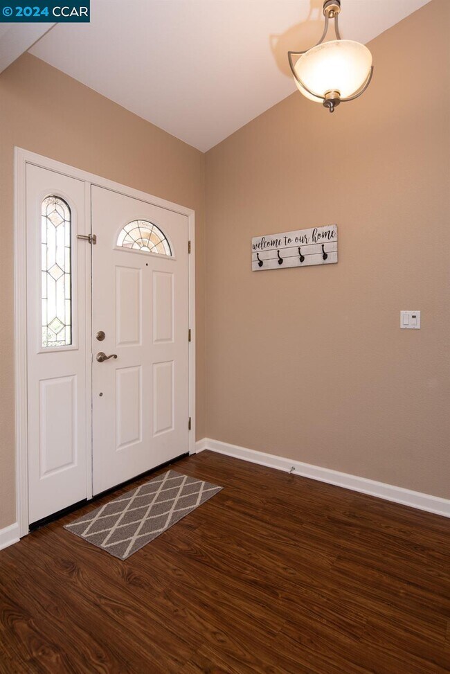 Building Photo - 1731 Brookside Dr