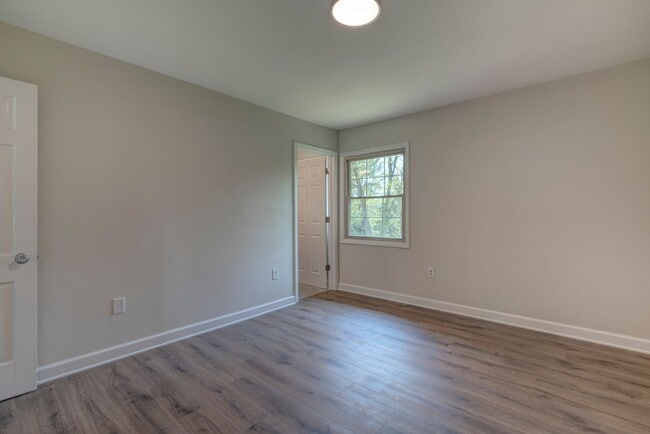 Building Photo - 507 Stonegate Dr