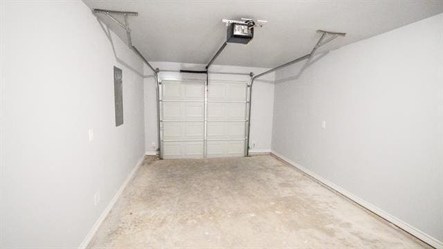 Building Photo - 917 Redoak Dr