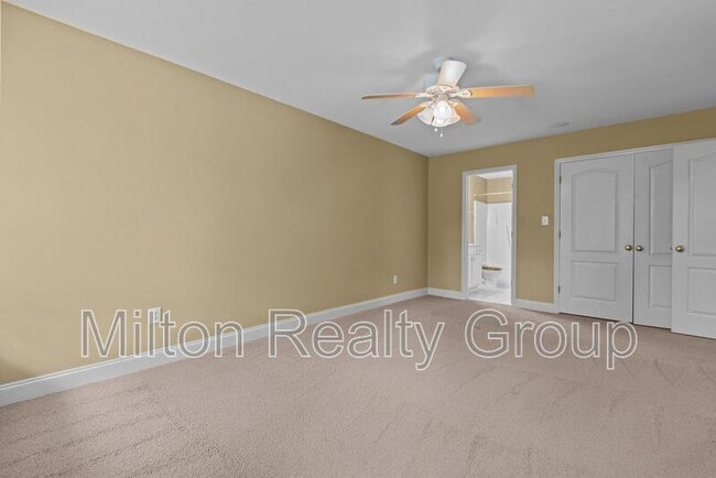 Building Photo - 173 Ariel St