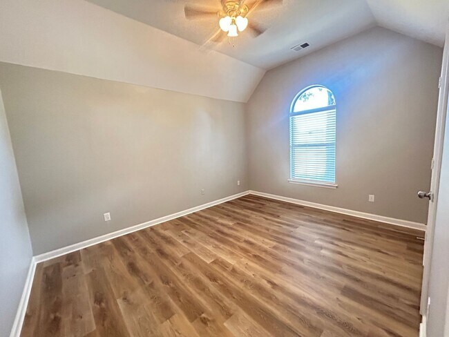Building Photo - Newly Renovated Cordova Home! Offering ove...