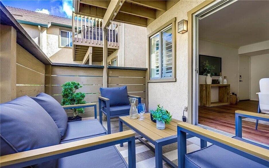 Building Photo - 26142 Serrano Ct