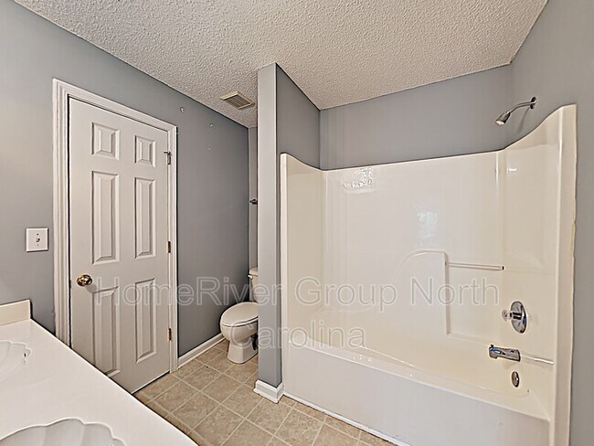 Building Photo - 9706 Ashburton Dr