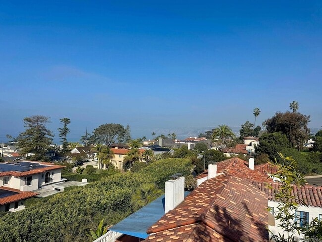 Building Photo - 1357 Olivet St