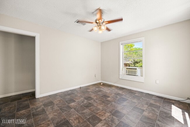 Building Photo - 2404 Orange St