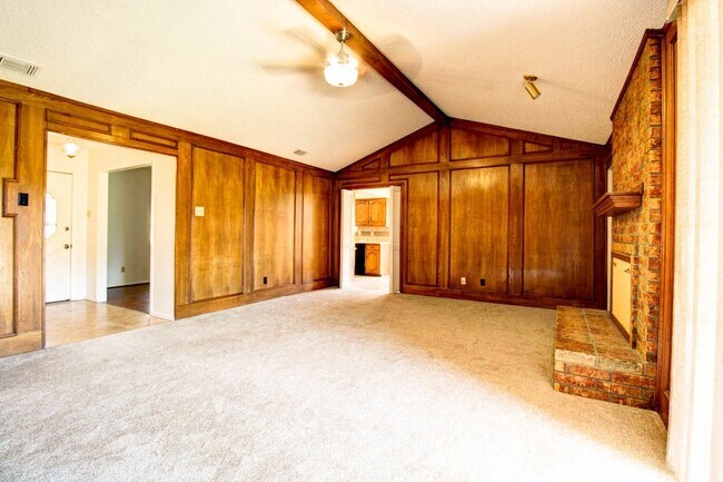 Building Photo - 758 Brighton Ln