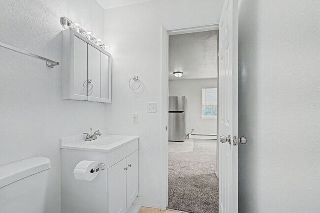 Building Photo - 1163 Cree Dr