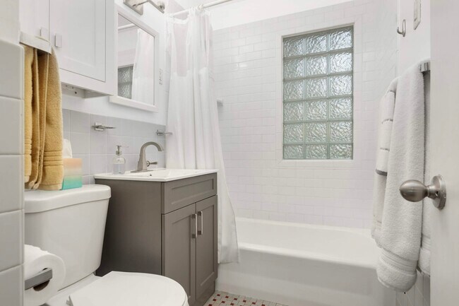 Building Photo - 1415 Nevada Ave