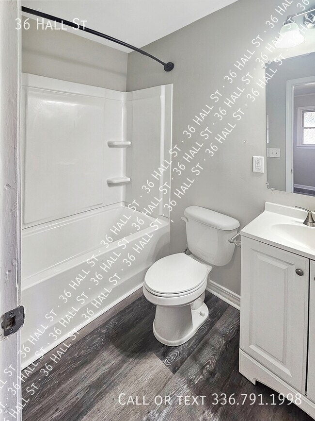 Building Photo - 36 Hall St