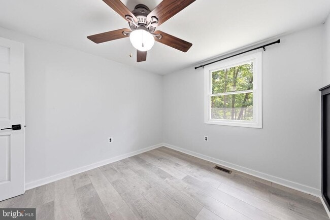 Building Photo - 371 Oak Hill Rd