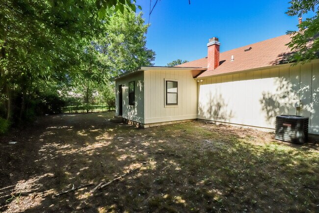 Building Photo - 2705 Van Leer Dr
