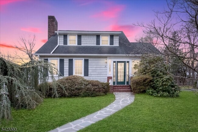 Building Photo - 81 Tooker Ave