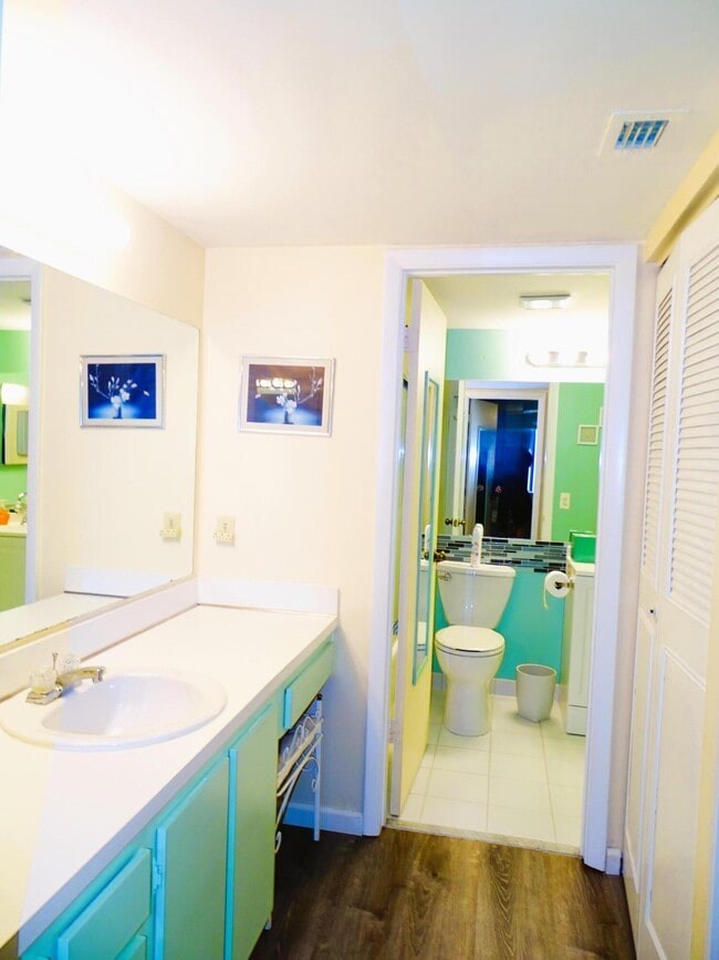 Building Photo - 409 Pine Glen Ln