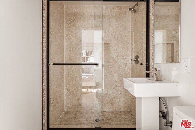 Building Photo - 12417 Mulholland Dr