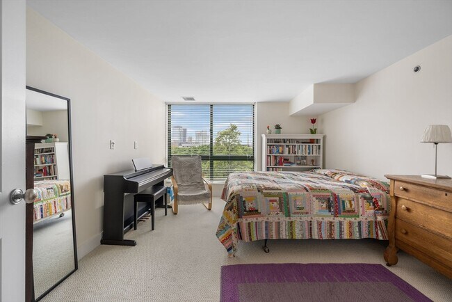 Building Photo - 42 8th St