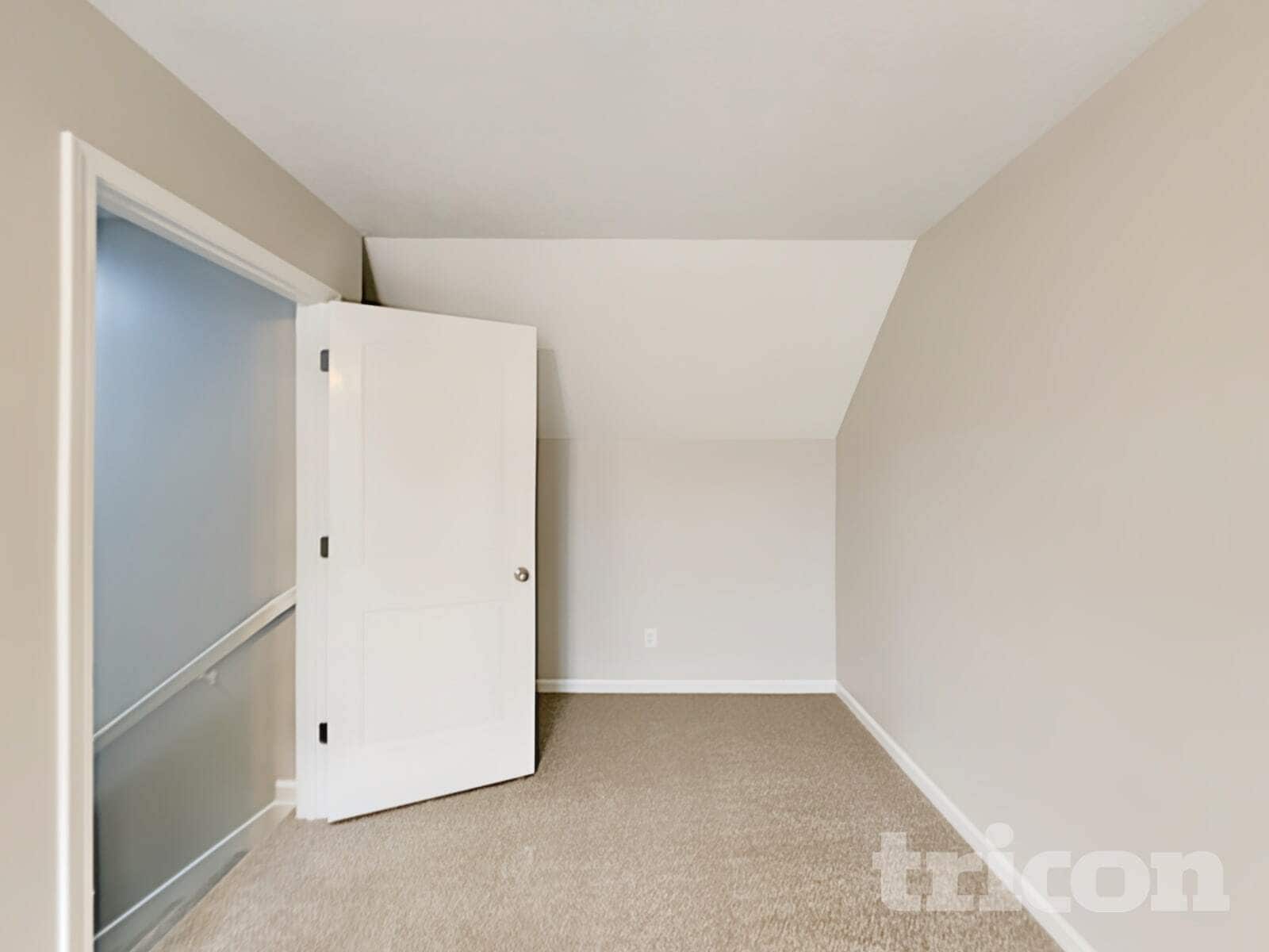 Building Photo - 300 Sunny Vw Dr